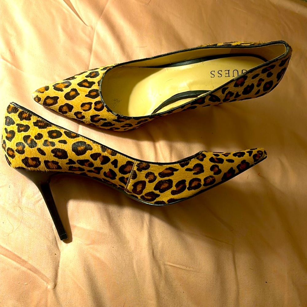 Guess leopard pumps